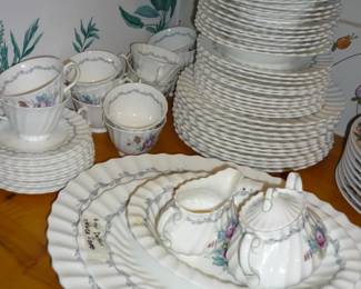 Royal Doulton "Chelsea Rose" 81 Pieces
