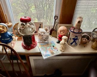Peanuts, Snoopy, Gum ball Machnes