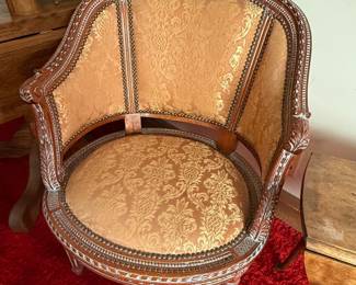 Barrel Antique Chair