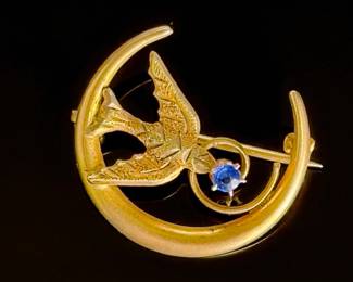 Antique 10K Yellow Gold Crescent Moon Swallow Bird Brooch Pin Blue Sapphire