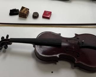 Vintage Antonius Stradivarius Copy Violin, Made in Czechoslovakia, Case & Bow