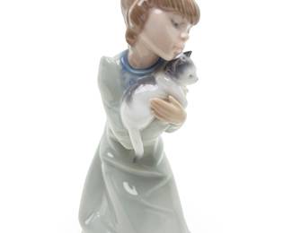 Lladro Spain Porcelain Figurine Sleepy Kitten 5712 Girl with Cat Antonio Ramos