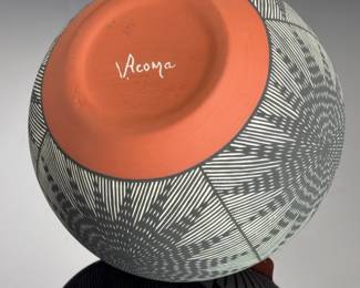 Vintage Acoma Pueblo Fine Line Pottery Seed Jar Vase, Signed V/Acoma