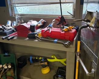 Powertools, handtools, chainsaws, welder, craftsman, Makita, Milwaukee