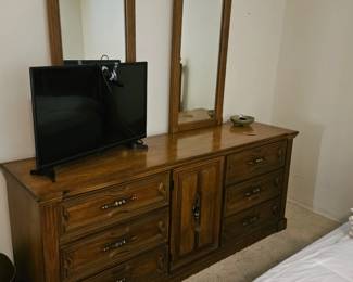 queen dressor