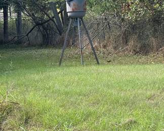 Moultrie 200 lb Deer Feeder