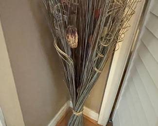Dried Buri Ting Ting Flower Arrangement