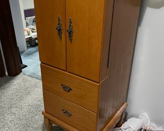 Jewelry box
