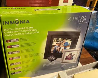 Digital picture frame