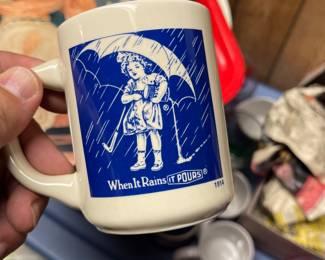 Mortan salt mugs