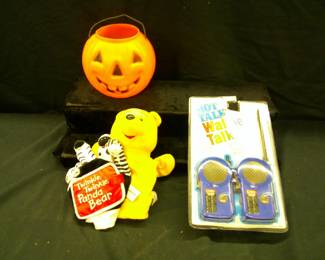 Halloween Bucket    Walkie Talkie