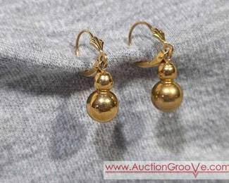 1 14K Gold Earrings. 1.2g