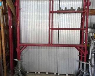 1 Scaffolding. 4 Uprights, 4 Cross Bars, 3 Aluminum Platforms