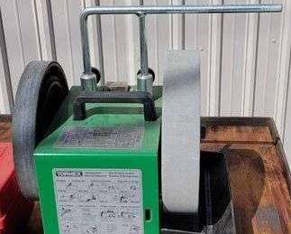 1 TORMEK SUPER GRIND 2000. Heavy Duty Grinder