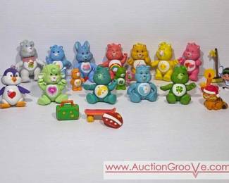 1 Care Bear Posable Figurines. Vintage Toys