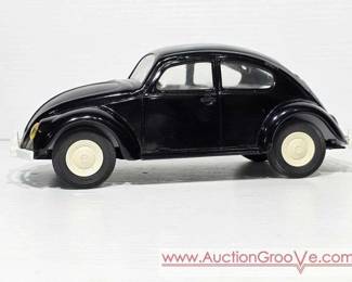 1 Vintage Tonka Metal and Plastic Volkswagen Bug