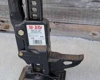 1 Heavy Duty Jack. Hi  Lift model HL 484. 4660 lbs maximum rated load
