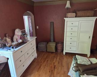 Nice Living room & Bedroom Furniture