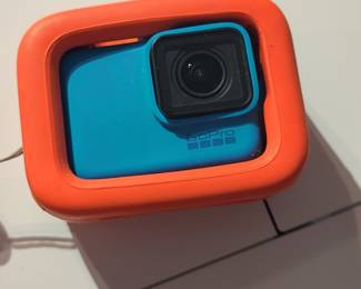 GoPro HERO7 White with Floaty Case