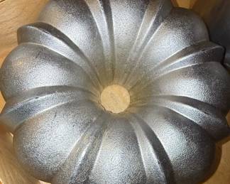 Northland Aluminum Products Bundt Pan