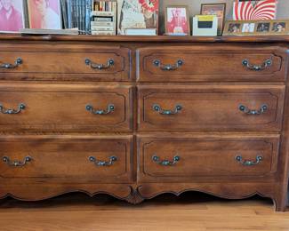 Ethan Allen Country French Six-Drawer Dresser