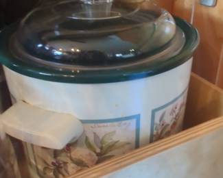Rival Crock-Pot Slow Cooker with "Sweet Bay" Floral Pattern