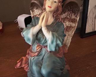 O'Well Grandeur Noel Porcelain Kneeling Angel Figurine