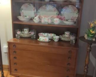 Stanley Furniture Mid-Century Modern Walnut China Cabinet