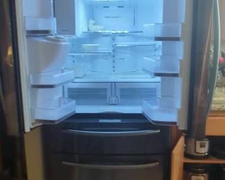 Samsung RF28R7201SG 28 cu. ft. 4-Door French Door Refrigerator in Black Stainless Steel