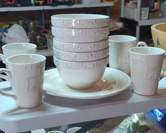 Artena Embossed Collection Dinnerware