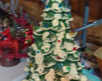 Vintage Atlantic Mold Ceramic Lighted Christmas Tree