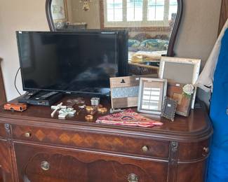 Vintage Serpentine Dresser with Mirror