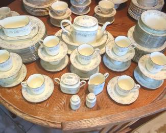 Noritake Buenavista 9728 Bone China Dinnerware Set