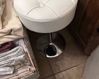 Adjustable Height Tufted Vanity Stool
