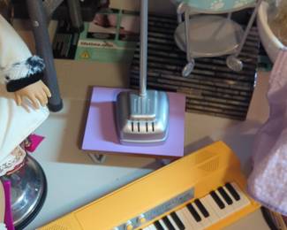 American Girl "Electra Note" Keyboard and Retro Microphone Set