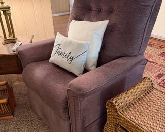 Lift chair and recliner. Works great!