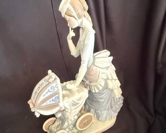 Lladro 'Baby's Outing' Figurine #4938