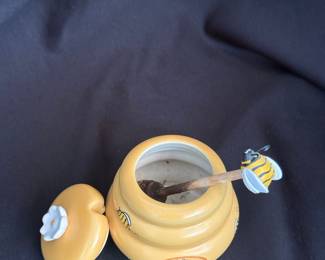 Honey Miel Ceramic Beehive Honey Pot with Bee Dipper