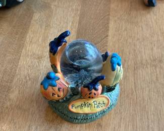 Blue Sky Clayworks Pumpkin Patch Waterglobe