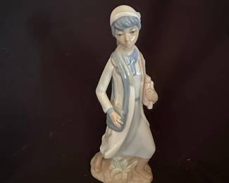 Casades Porcelain Figurine of a Girl with a Scarf and Bag