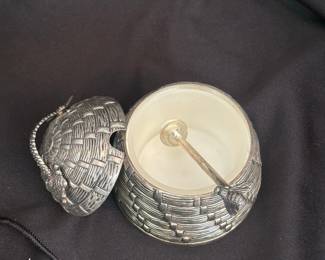 Beehive Honey Pot with Dipper