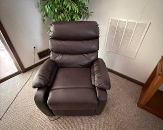 Lift chair recliner