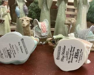 16 pieces Thomas Kincaid/Hawthorne Village Christmas tree nativity collection