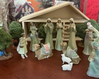 Thomas Kincaid/Hawthorne Village Christmas tree nativity collection