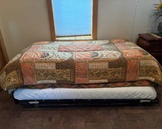 Trundle bed