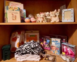 CHILDREN’S BOOKS, FIGURINES AND TOYS