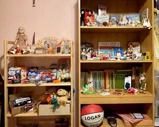 VINTAGE TOYS GALORE