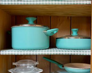 CROCK BOWLS, AMISH BUTTERPRINT PYREX, TURQUOISE POTS