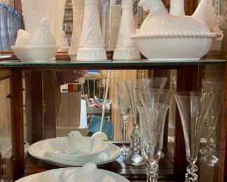 VINTAGE MILK GLASS HEN ON NEST, MILK GLASS