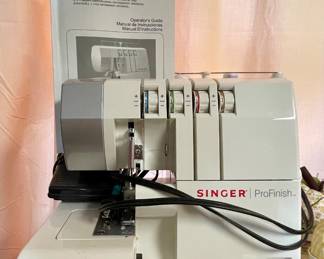 SINGER PROFINISH SEWING MACHINE